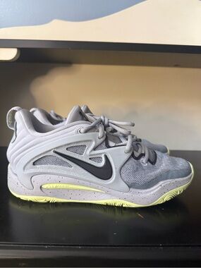 Nike Kids  Kevin Durant shoes aLight Gray and Neon Yellow Sneakers size 6.5
